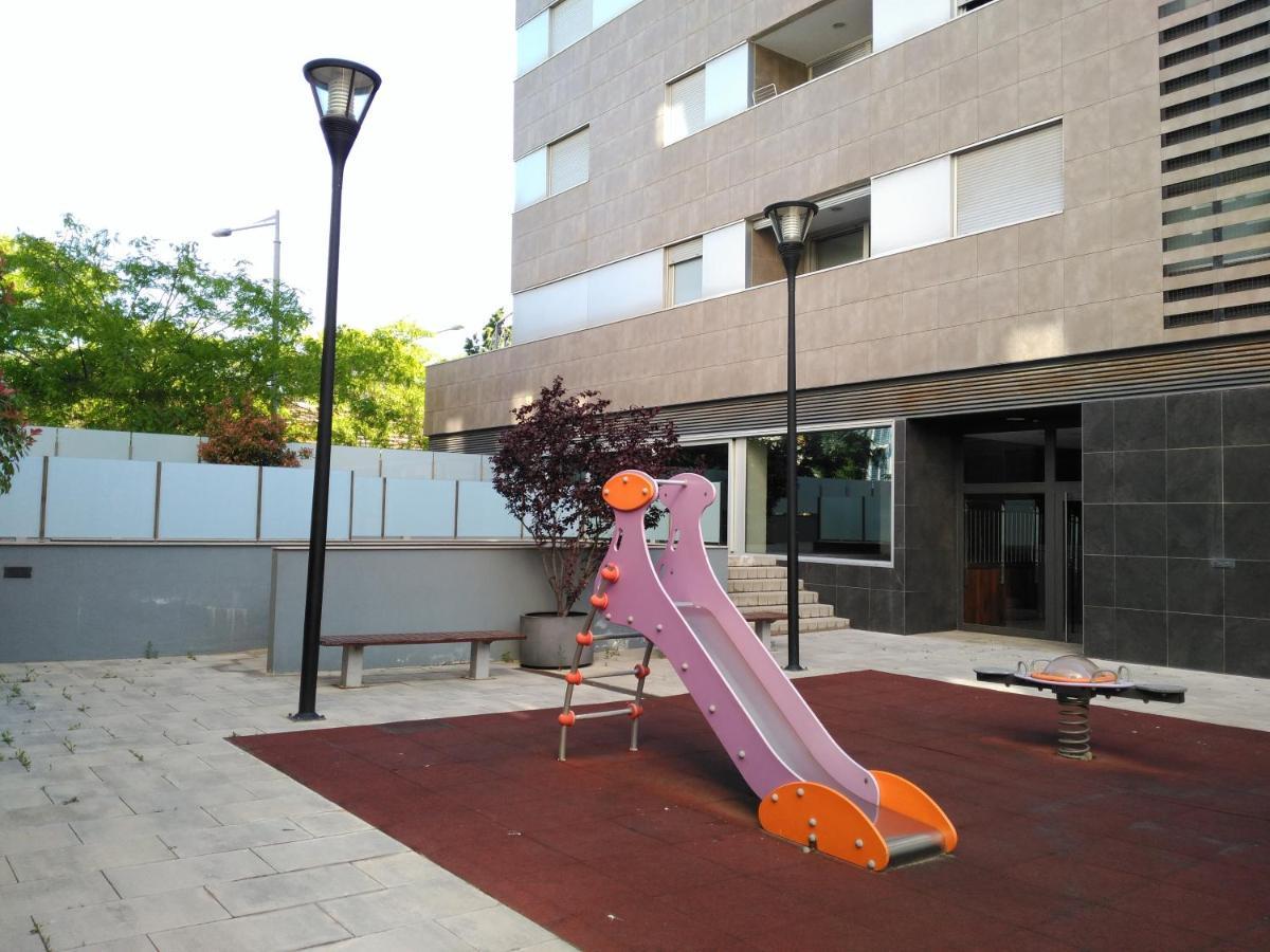 Stylish Flat, 2 Bathrooms And Swimming Pool, Next To The Beach! Sant Adria de Besos Exteriér fotografie